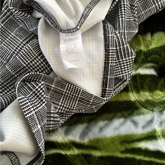 white and Black Plaid Mini Skirt - Picture 4 of 5